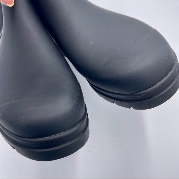 Black Women's Chelsea Boots - Picture 4 of 12